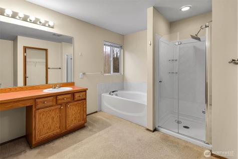 831 SW 364th Place Federal Way WA 98023