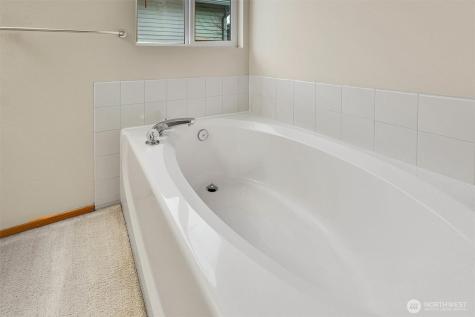 831 SW 364th Place Federal Way WA 98023