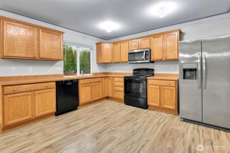 831 SW 364th Place Federal Way WA 98023