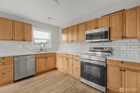 1001 S 6th Avenue Kelso WA 98626