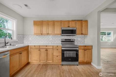 1001 S 6th Avenue Kelso WA 98626