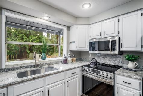 17215 NE 132nd Place Redmond WA 98052