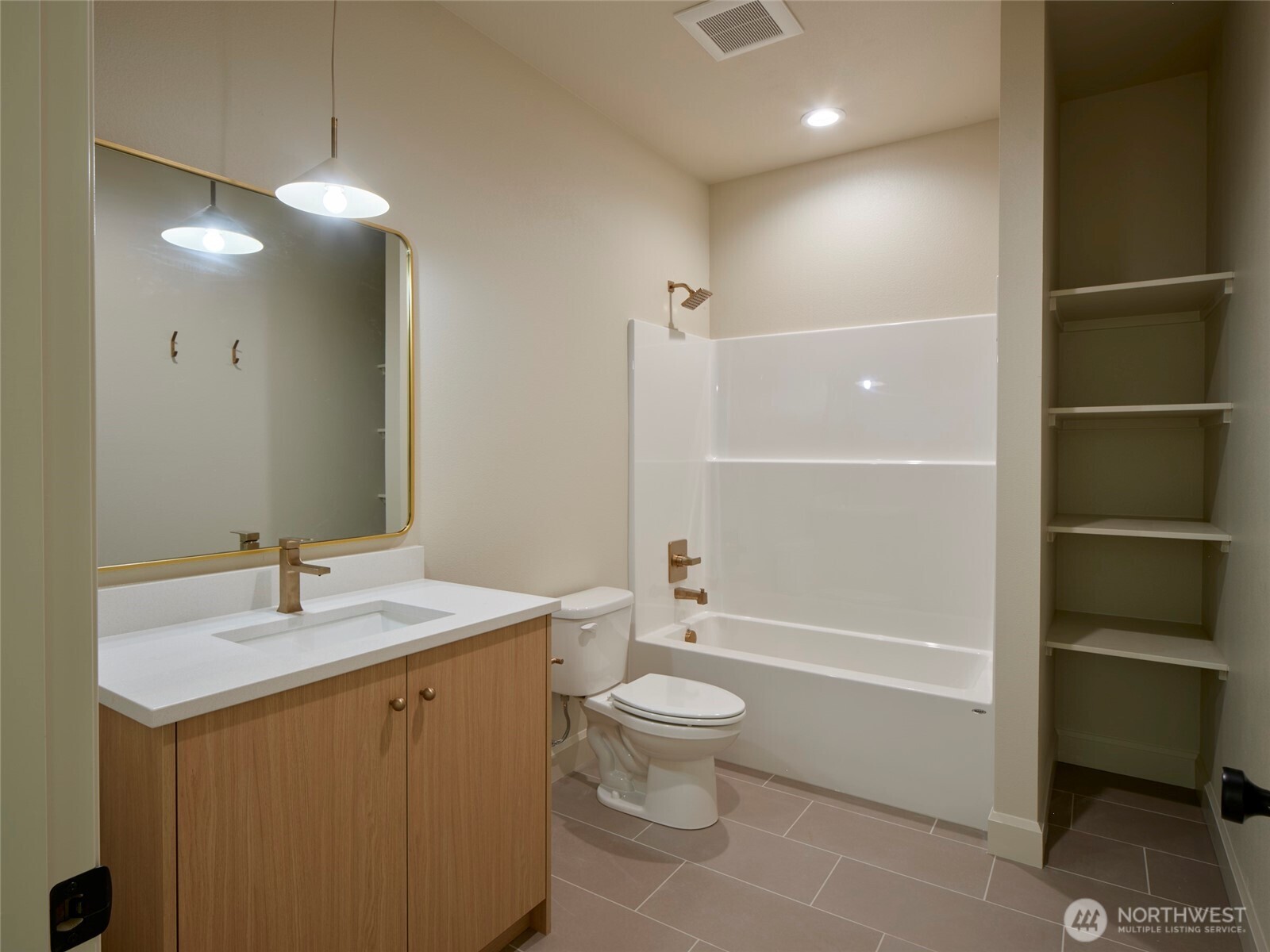956 Paine Road Castle Rock WA 98611