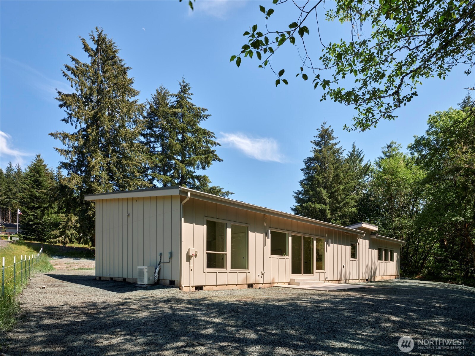 956 Paine Road Castle Rock WA 98611