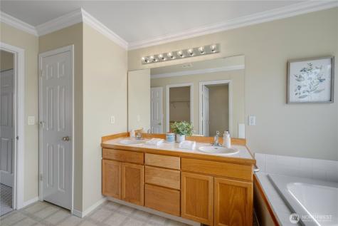 1016 99th Street SW Everett WA 98204