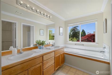 1016 99th Street SW Everett WA 98204