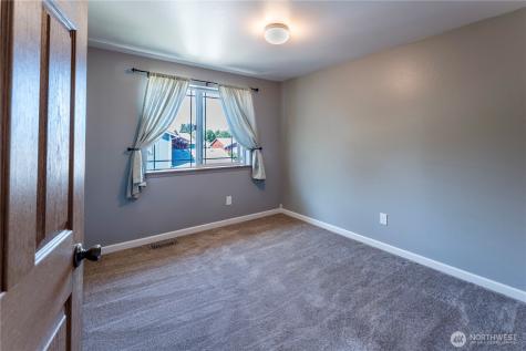 1230 30th Avenue Ct SW Puyallup WA 98373