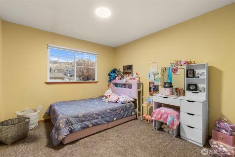 576 Saddle Rock Loop Wenatchee WA 98801