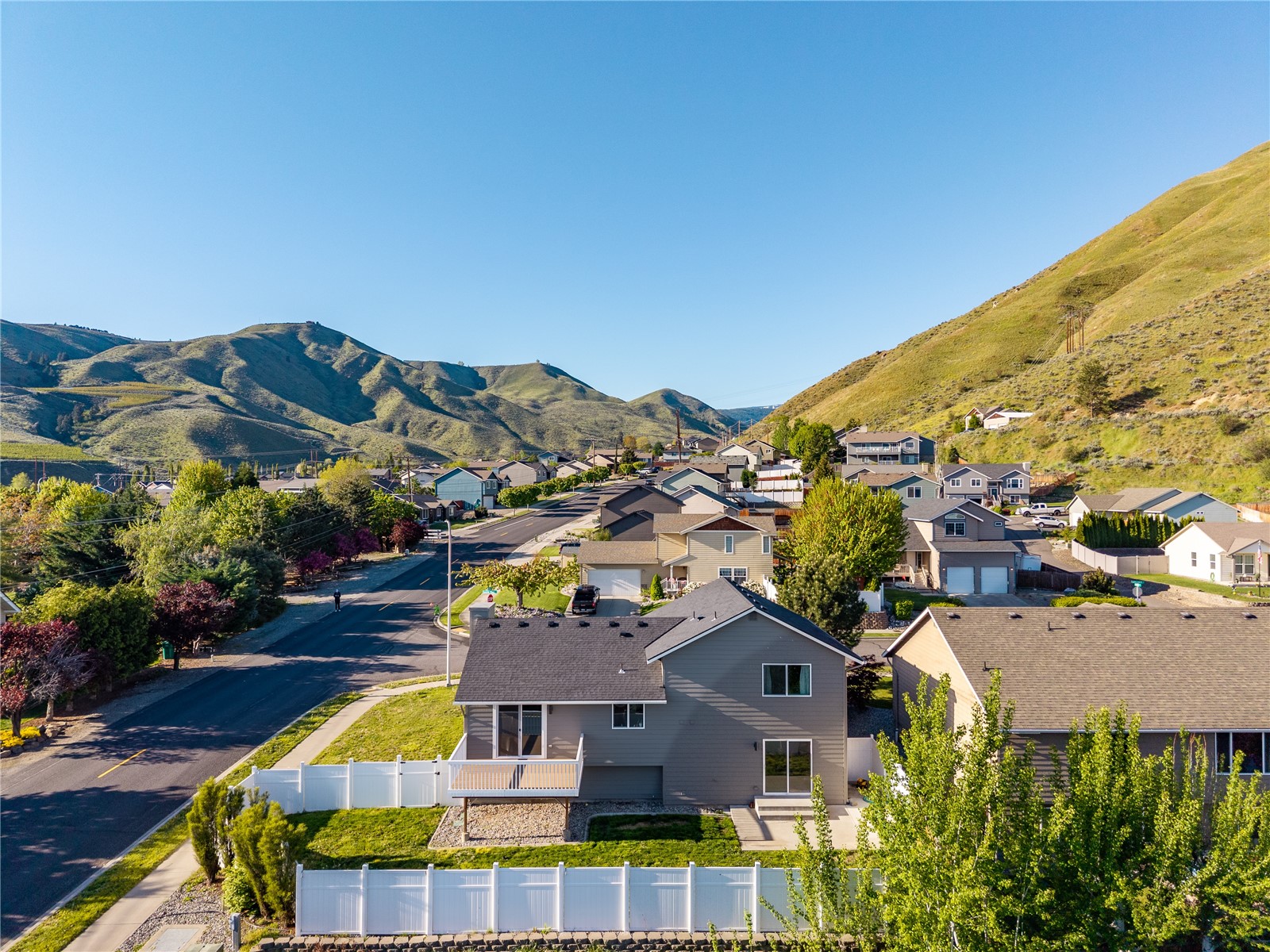 576 Saddle Rock Loop Wenatchee WA 98801