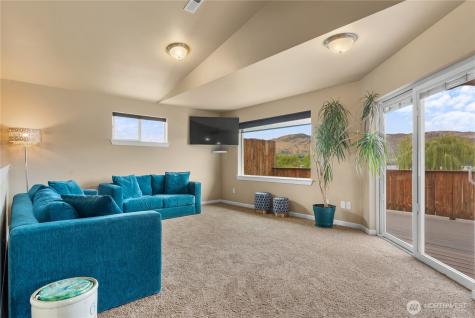 65 Eastlake Road Oroville WA 98844