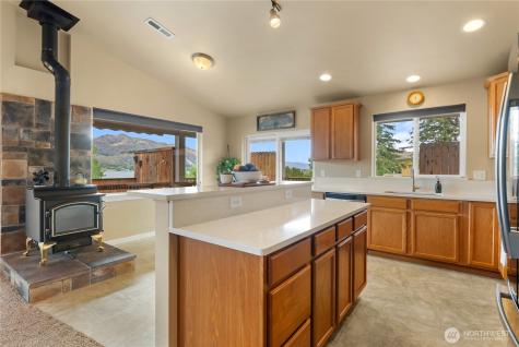 65 Eastlake Road Oroville WA 98844