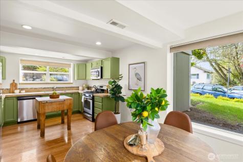 1322 NE 70th Street Seattle WA 98115