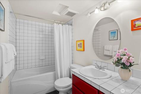 1322 NE 70th Street Seattle WA 98115