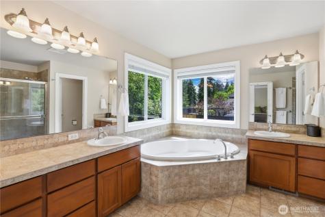 925 23rd Street SW Puyallup WA 98371