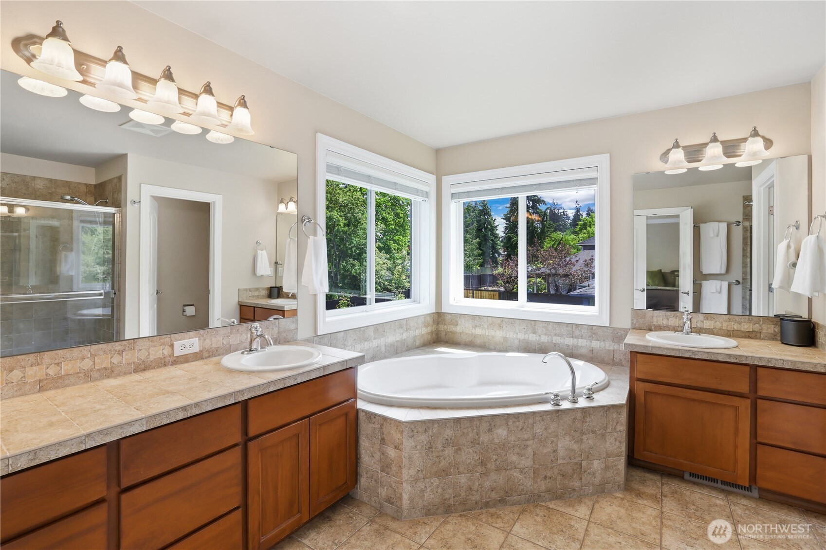 925 23rd Street SW Puyallup WA 98371
