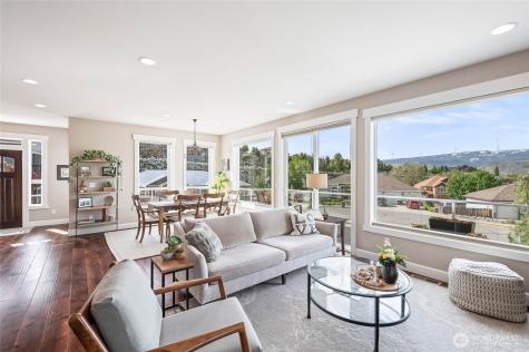 719 19th Street NE East Wenatchee WA 98802