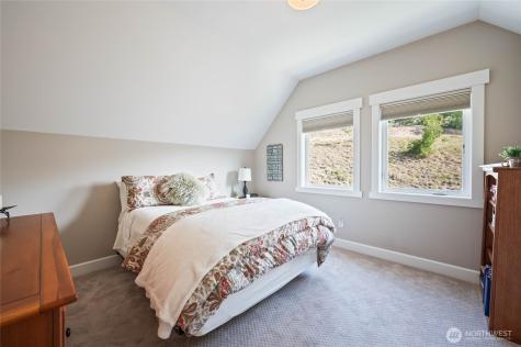 719 19th Street NE East Wenatchee WA 98802