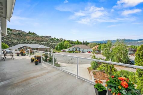 719 19th Street NE East Wenatchee WA 98802