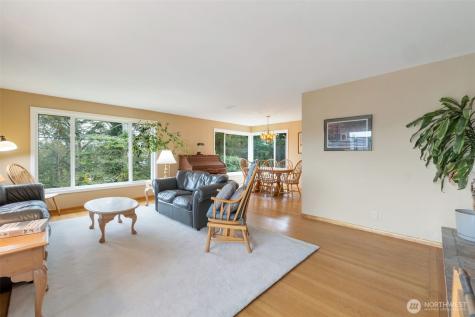 10520 11th Avenue NW Seattle WA 98177