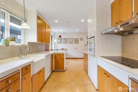 10520 11th Avenue NW Seattle WA 98177