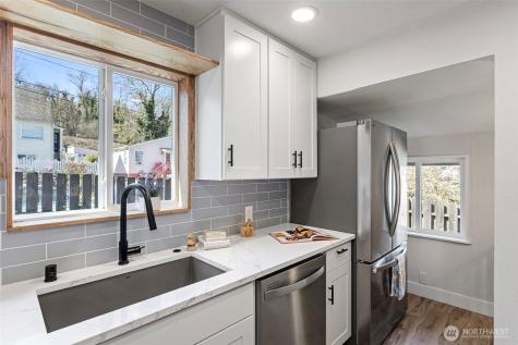 302 S Barton Street Seattle WA 98108