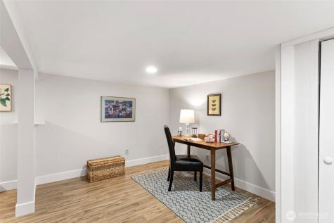 302 S Barton Street Seattle WA 98108