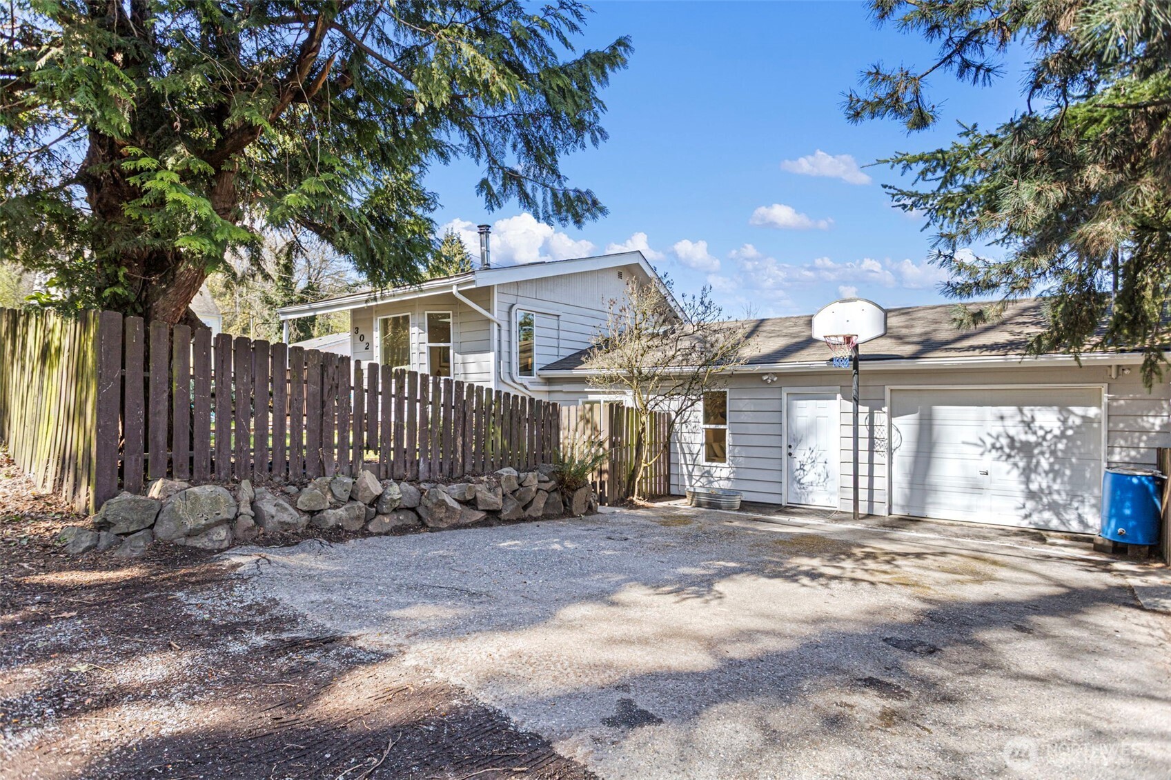 302 S Barton Street Seattle WA 98108
