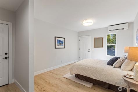 302 S Barton Street Seattle WA 98108