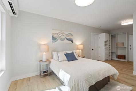302 S Barton Street Seattle WA 98108