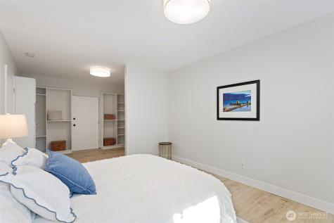 302 S Barton Street Seattle WA 98108
