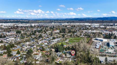 302 S Barton Street Seattle WA 98108