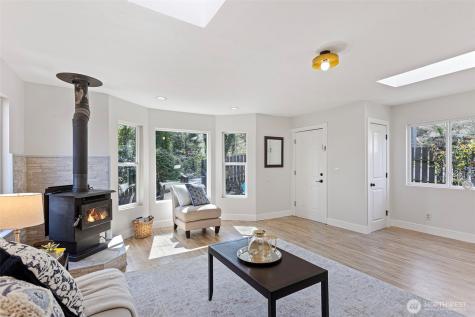 302 S Barton Street Seattle WA 98108