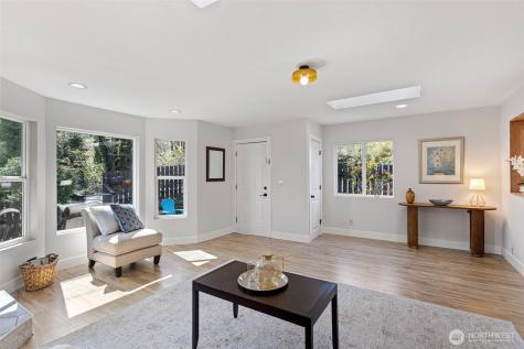 302 S Barton Street Seattle WA 98108
