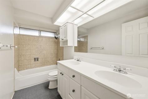 12522 SE 217th Place Kent WA 98031