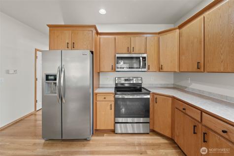 1602 12th Avenue NW Puyallup WA 98371