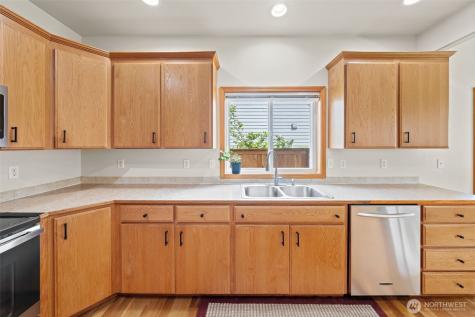 1602 12th Avenue NW Puyallup WA 98371