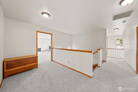 1602 12th Avenue NW Puyallup WA 98371