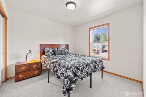 1602 12th Avenue NW Puyallup WA 98371