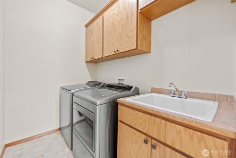 1602 12th Avenue NW Puyallup WA 98371
