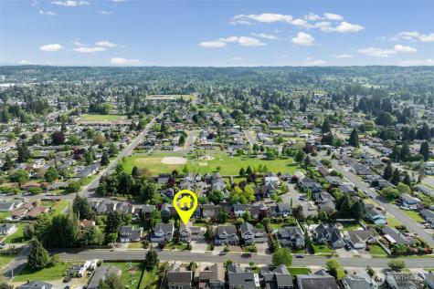 1602 12th Avenue NW Puyallup WA 98371