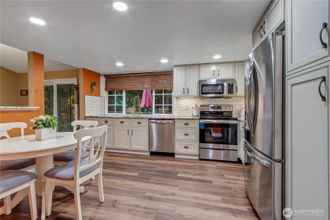 33762 32nd Avenue SW Federal Way WA 98023