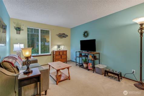 33762 32nd Avenue SW Federal Way WA 98023