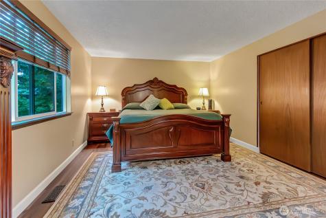 33762 32nd Avenue SW Federal Way WA 98023