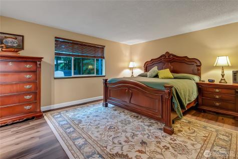 33762 32nd Avenue SW Federal Way WA 98023
