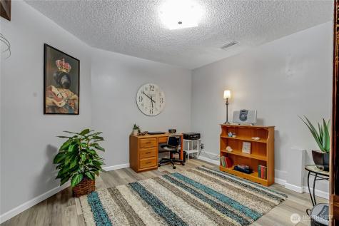 33762 32nd Avenue SW Federal Way WA 98023