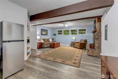 33762 32nd Avenue SW Federal Way WA 98023
