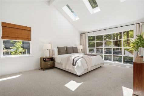 2726 209th Avenue NE Sammamish WA 98074