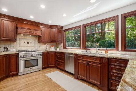 2726 209th Avenue NE Sammamish WA 98074