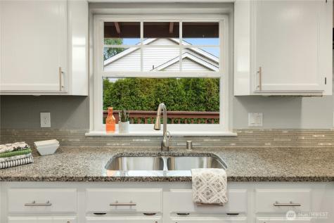 1044 NE Swanson Way Poulsbo WA 98370