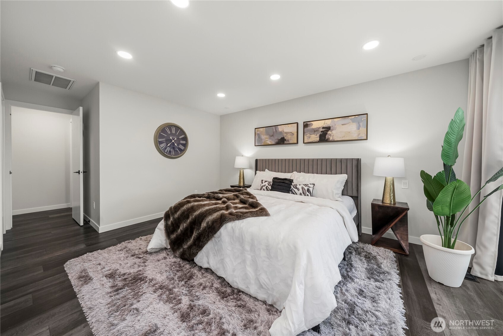 5643 16th Avenue SW Seattle WA 98106